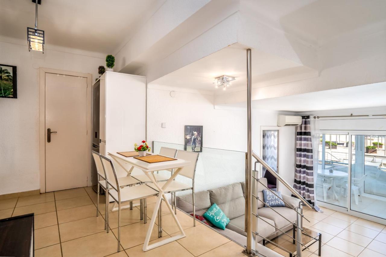 Appartamento Apartamento Welcs con Terraza Frente al Mar Empuriabrava Esterno foto