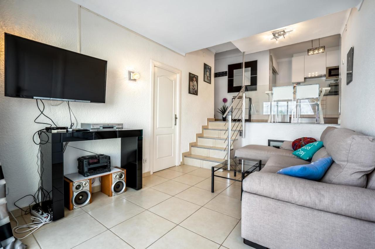 Appartamento Apartamento Welcs con Terraza Frente al Mar Empuriabrava Esterno foto